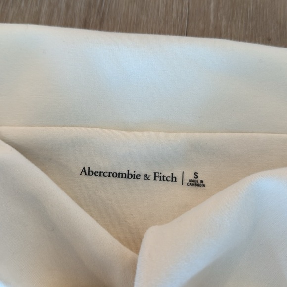 White Abercrombie Off the Shoulder Dress - Picture 3 of 4